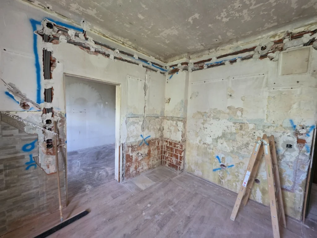 Wymiana instalacji elektrycznej w remontowanym budynku