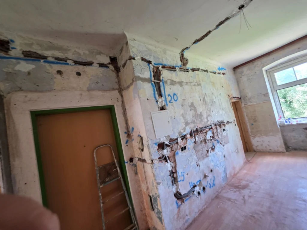 Wymiana instalacji elektrycznej w remontowanym budynku